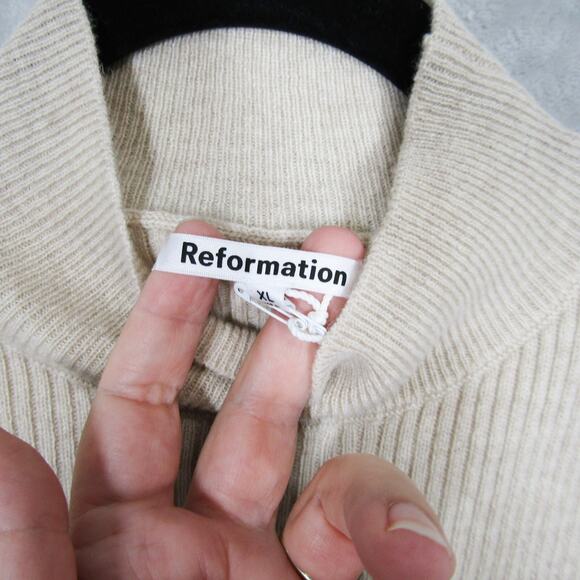 Reformation Top XL Farrah Cashmere Turtleneck Tank Sweater Cream Beige NWT New - Picture 7 of 13